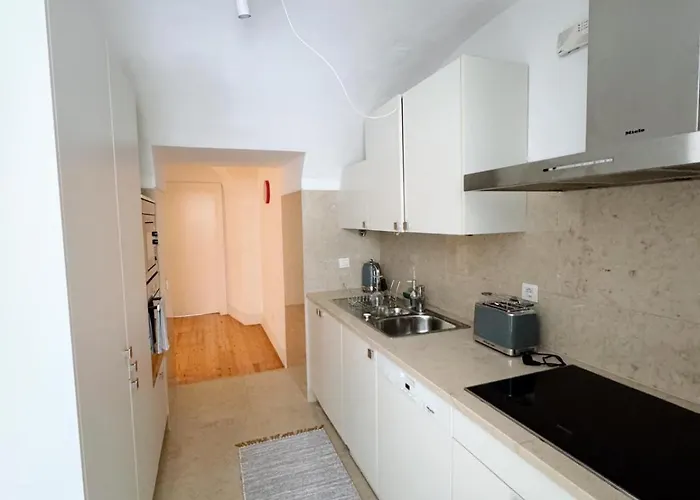 Estacao Santa Apolonia Pansiyon *