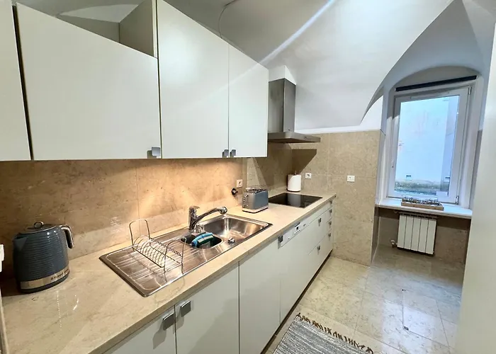 Estacao Santa Apolonia Pansiyon