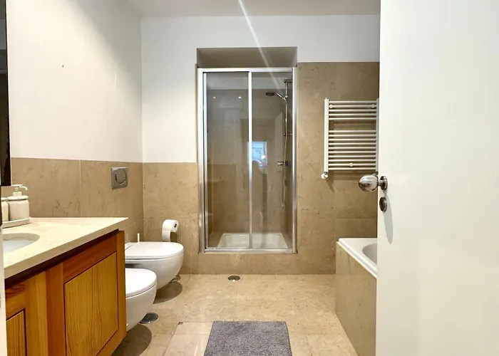 Estacao Santa Apolonia Pansiyon Lisboa